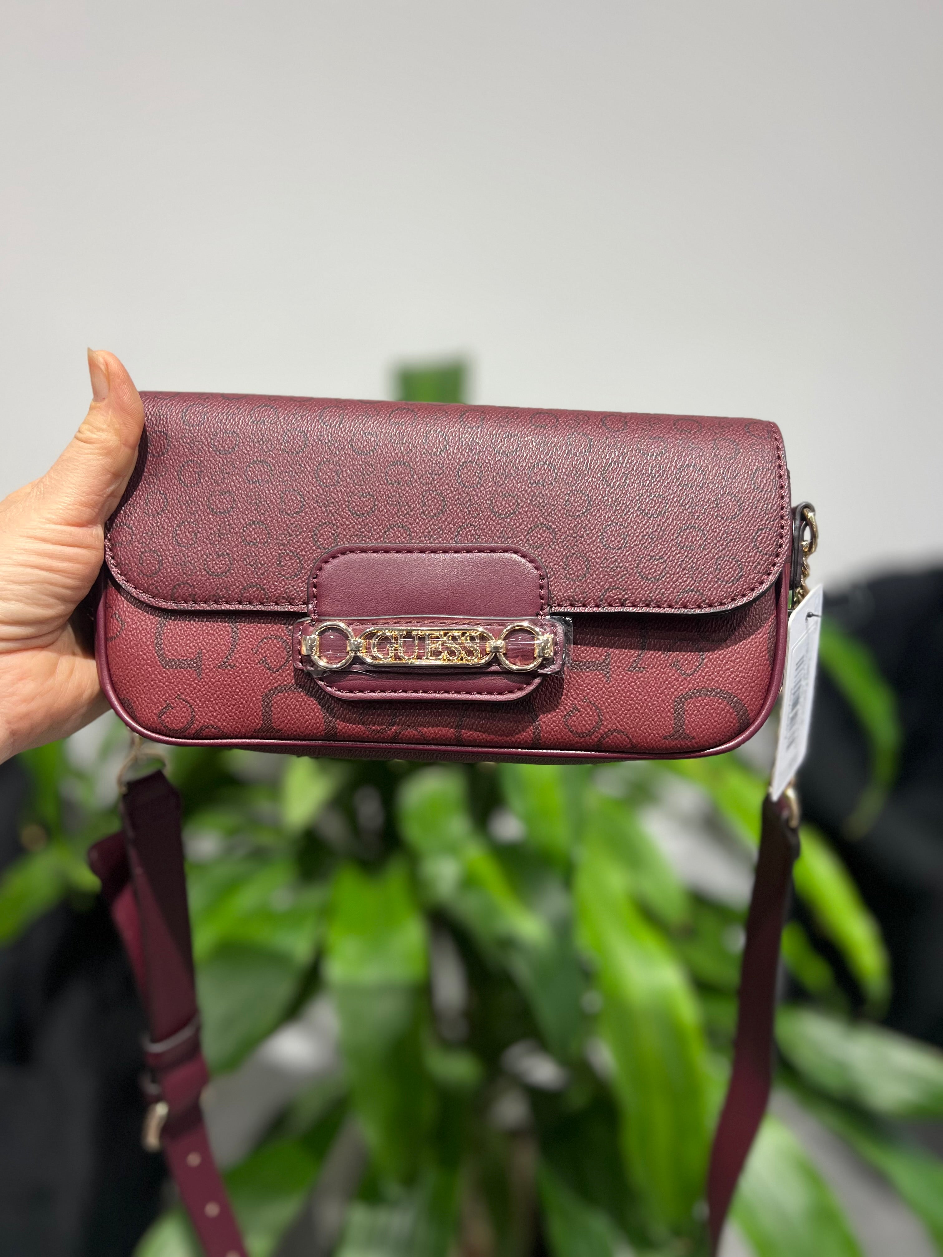 Cross Body Guindo Guess Logo Dorado