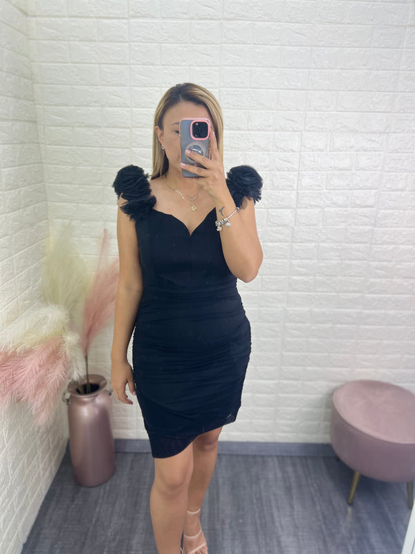 Vestido Negro con Plisados y Tirantes con Olanes