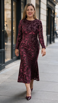Vestido Guindo Satinado en Tela de Velvet Estampado Floral