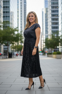 Vestido Negro Satín con Aplicacion de Lentejuela