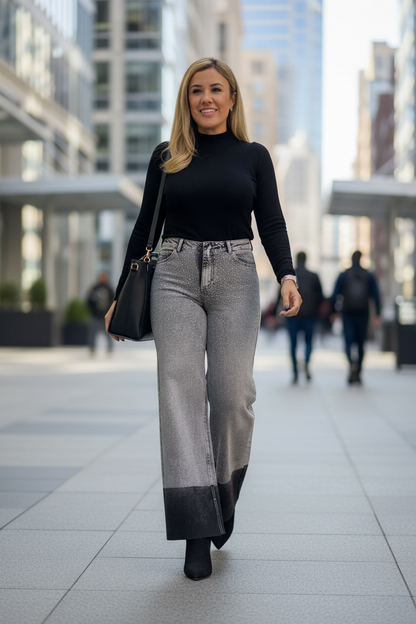 Jeans de Mezclilla Gris con Brillos y Valenciana en Color Negro