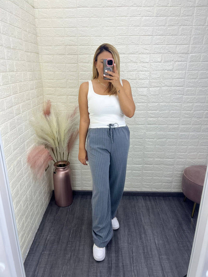 Pantalón Gris Casual con Cinturilla Blanca