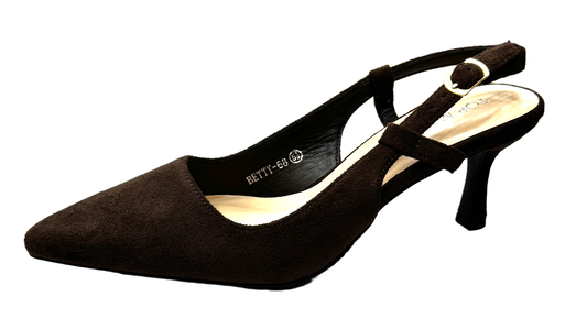 Zapato Café de Tacón Bajo en Tela de Gamuza