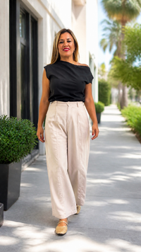 Blusa Negra sin Mangas de Cuello Amplio