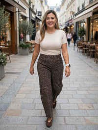 Jeans de Mezcliia Café Corte Barriel con Estampado de Manchas Beige