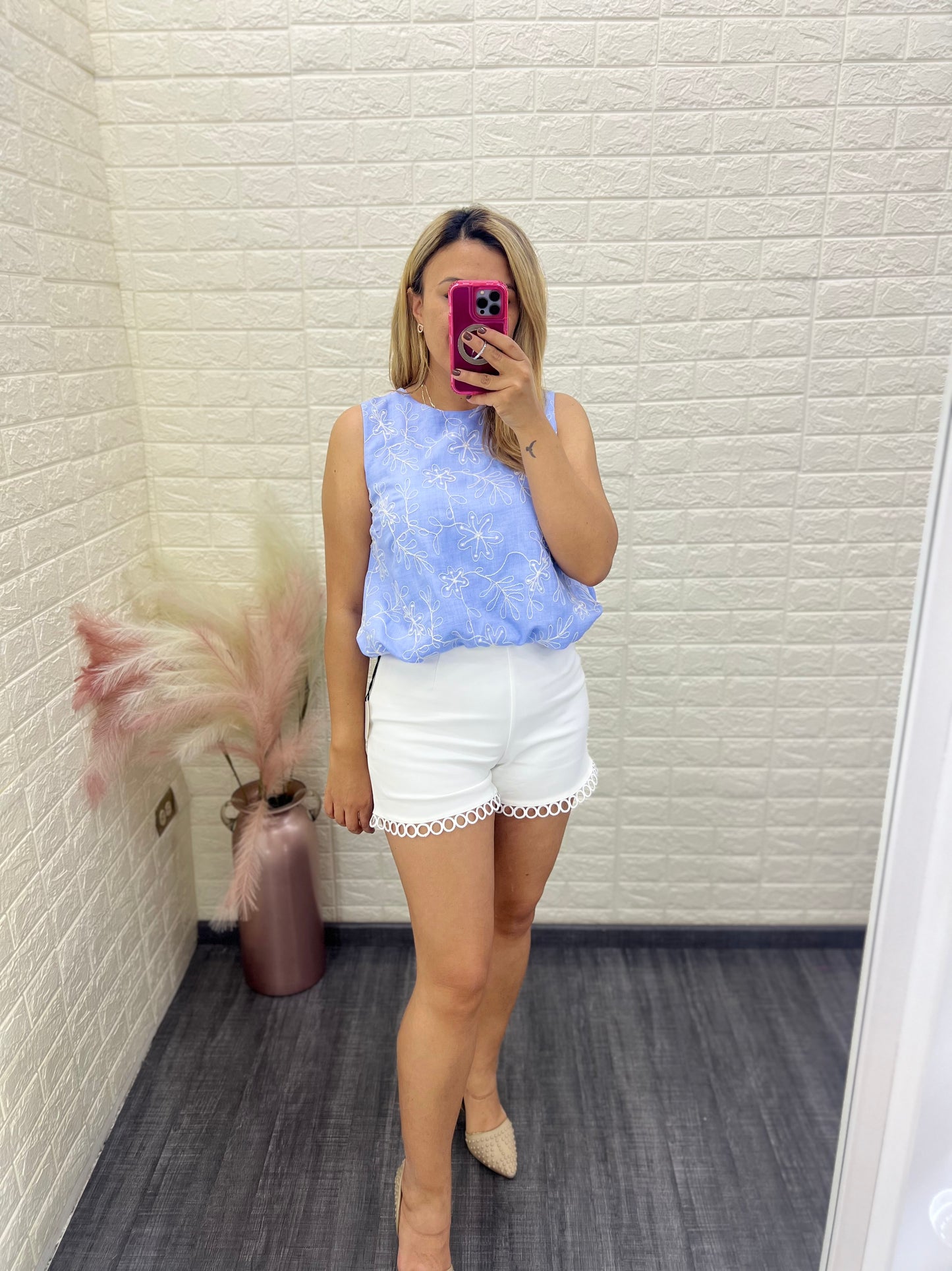 Blusa Color Sky Blue de Resaque con Bordados Beige
