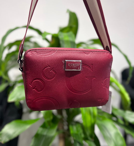 Bolso Guindo Guess con Strap Bicolor