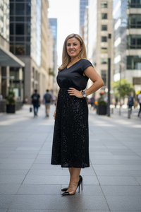 Vestido Negro Satín con Aplicacion de Lentejuela