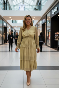 Vestido Color Dorado de Manga Larga con Brillos