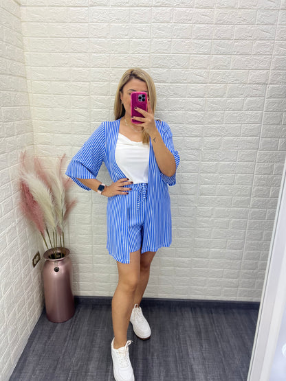 Conjunto de Blusa Abierta y Short Estampado a Rayas
