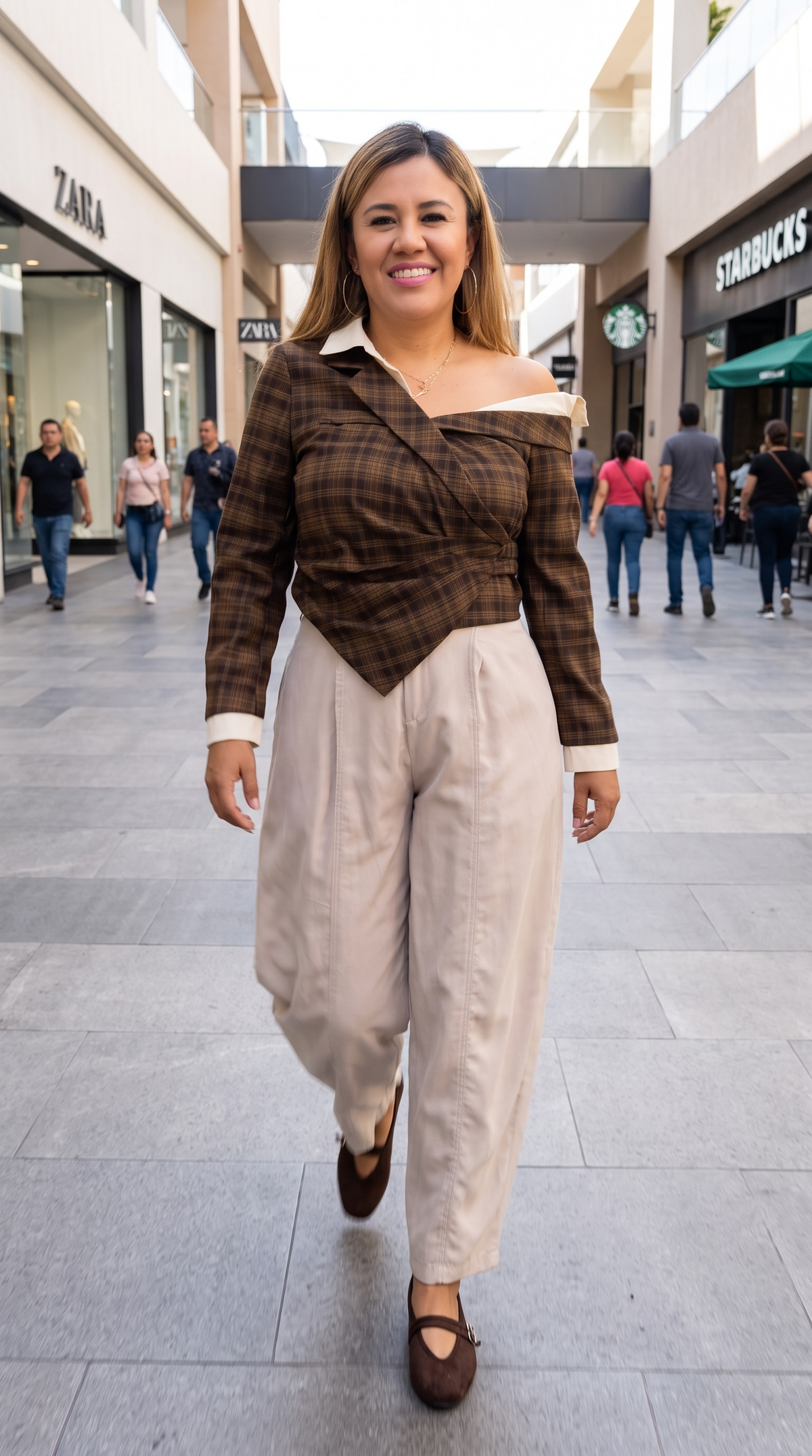 Blusa  A Cuadros en Café con Cuello Polo Beige Decorativo