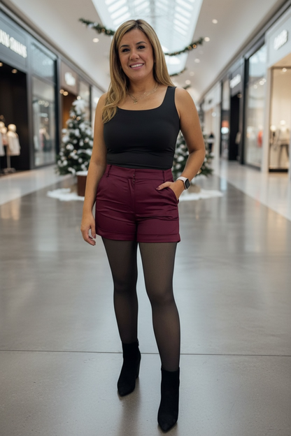 Short Casual con Valenciana Color Guindo Obscuro