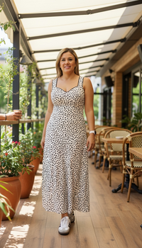 Vestido Claro de Tirantes con Estampado de Flores y Costuras en Color Negro