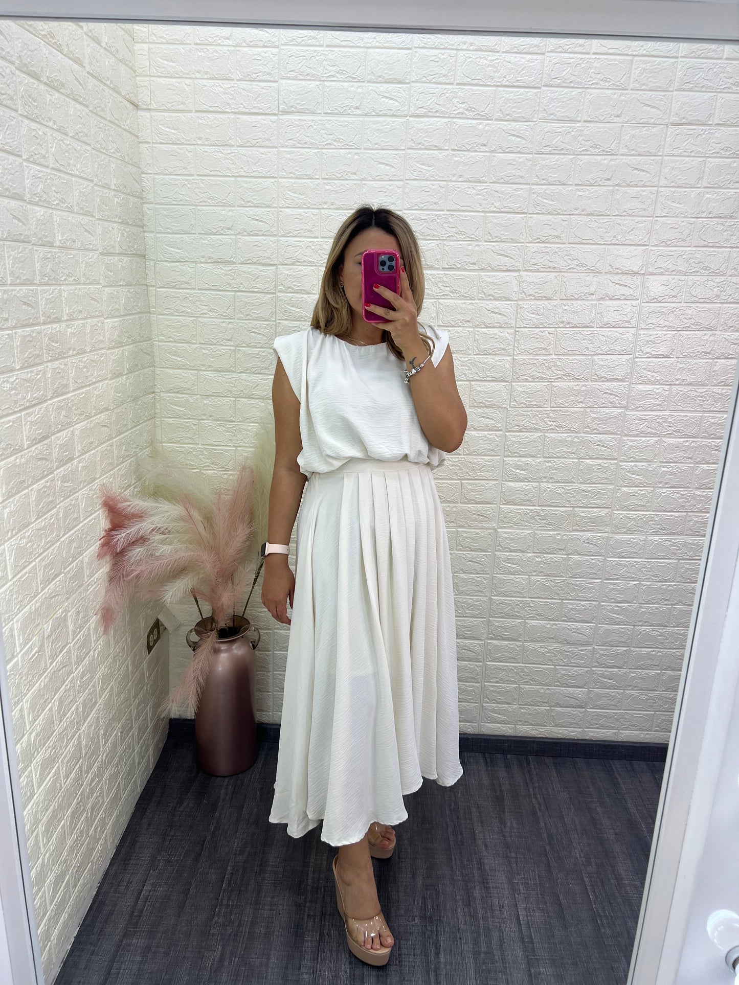 Conjunto de Blusa y Falda Casual en Color Blanco Crema