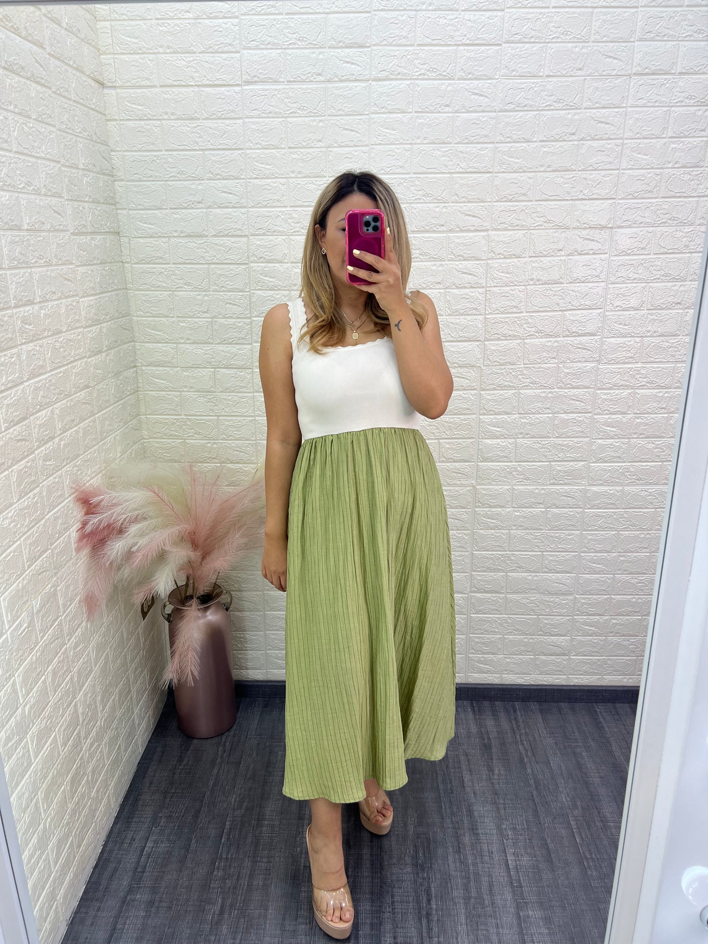 Vestido Beige con Verde Estampado a Rayas