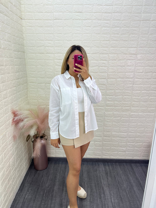Camisa Lisa de Botones en Color Blanco