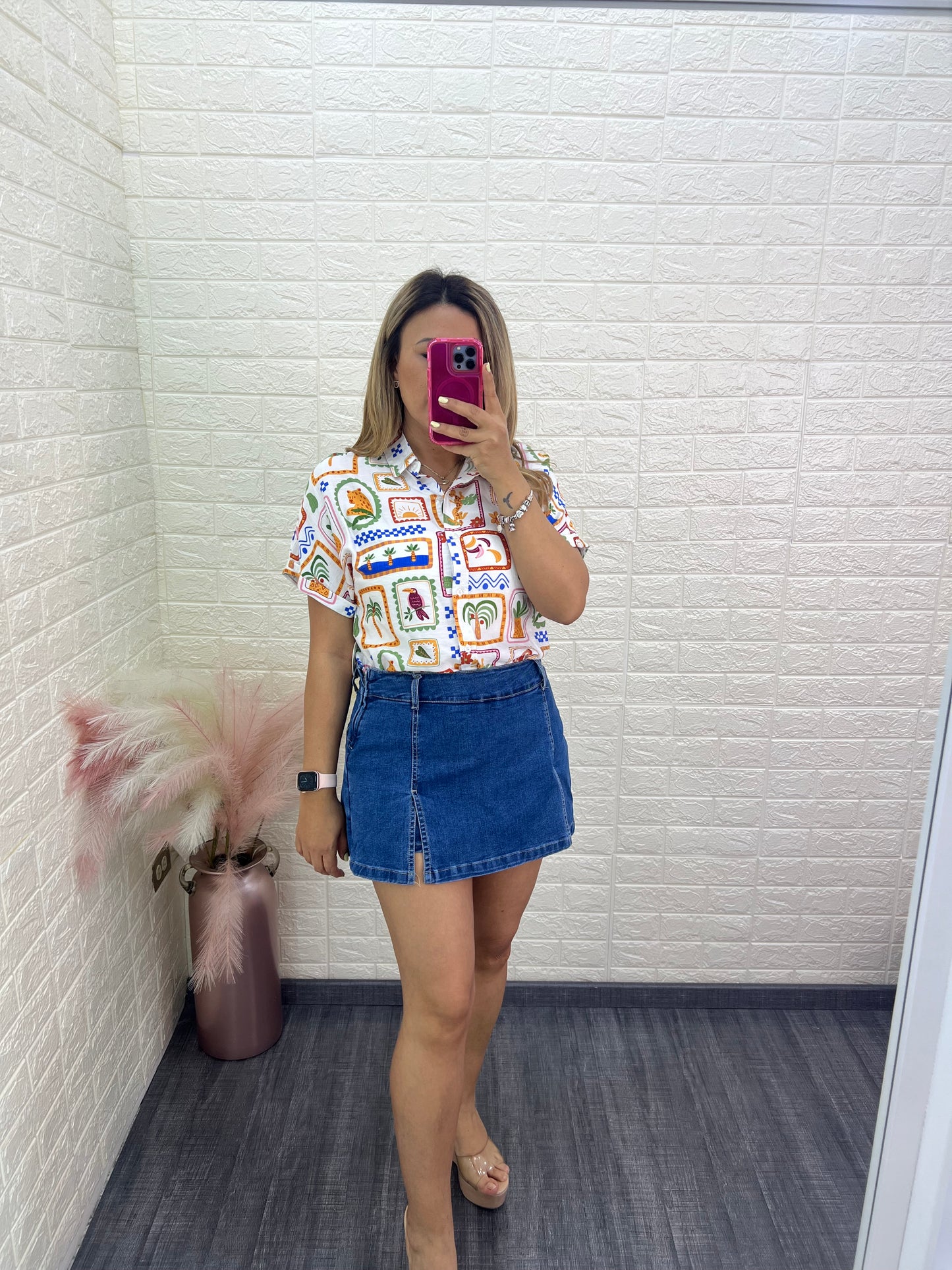 Camisa Blanca con Estampado Tipo Playero