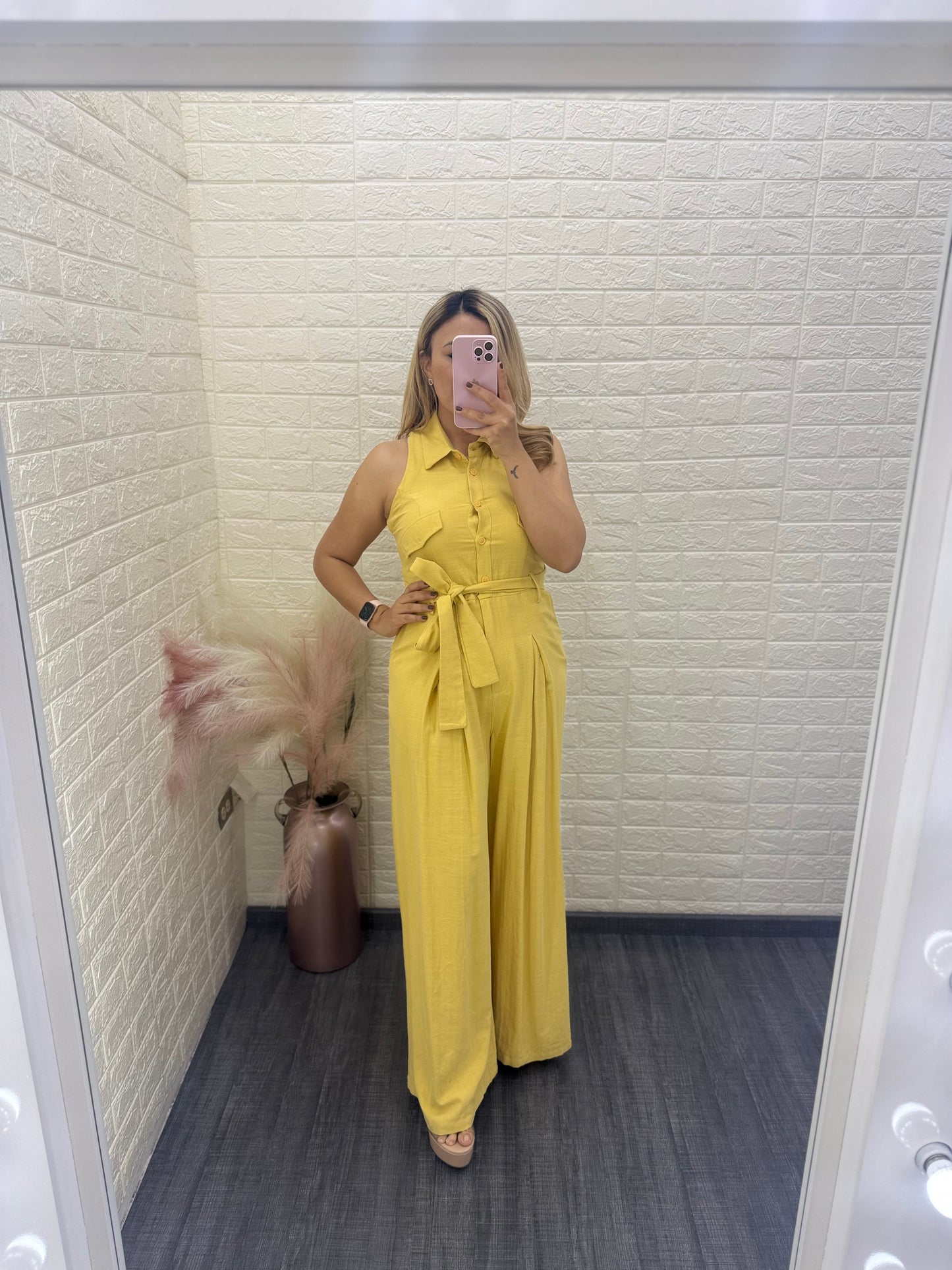 Jumpsuit Sin Mangas en Tela de Manta Color Amarillo