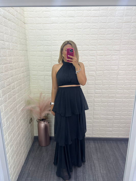 Conjunto Negro Blusa sin Mangas y Falda