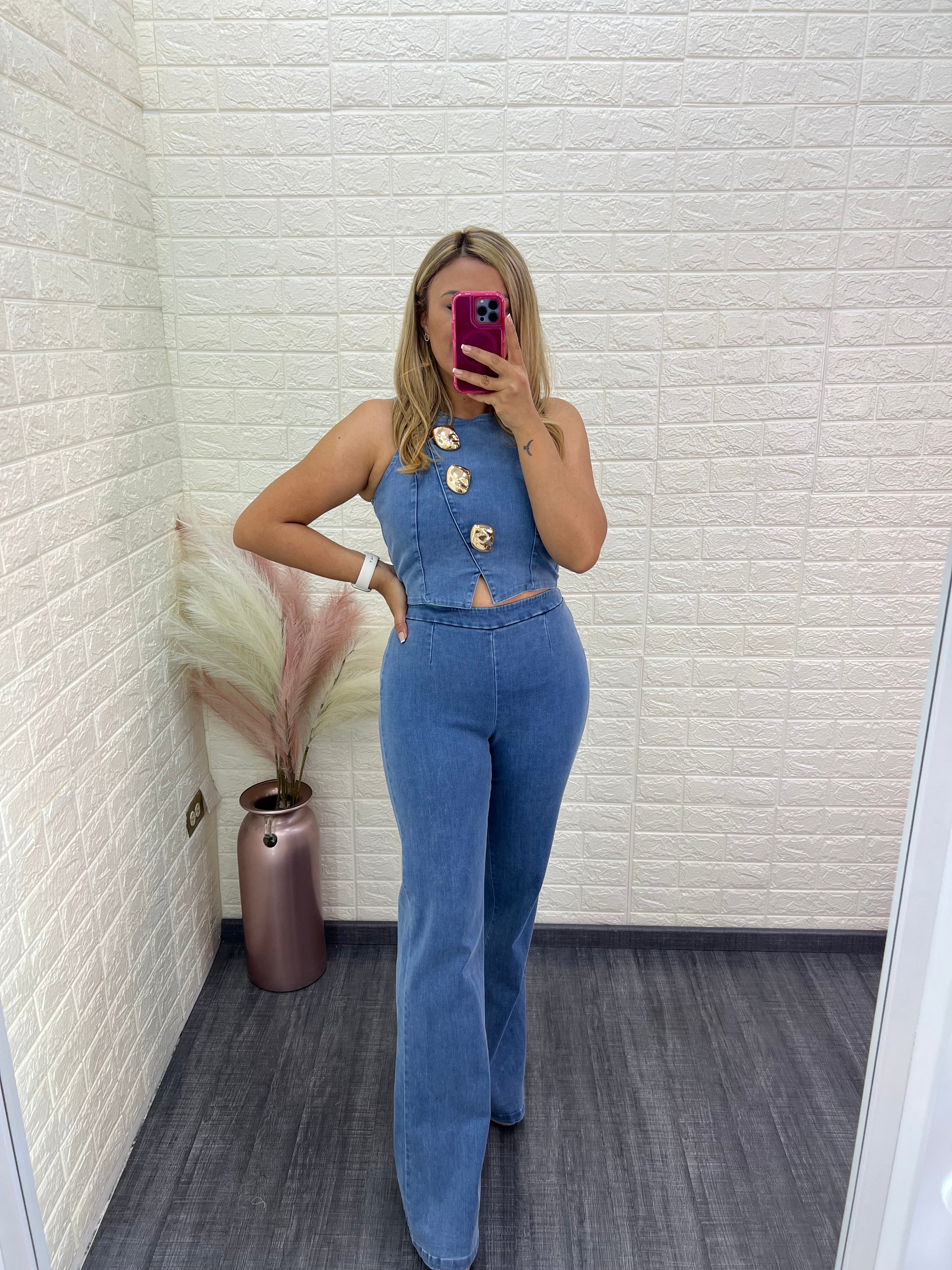 Conjunto de Blusa con Botones y Pantalón en Mezclilla Azul Claro