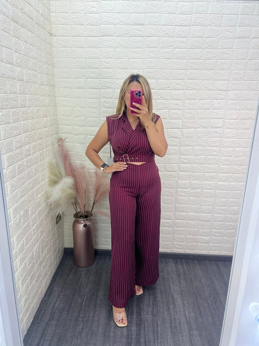 Conjunto Casual Color Guindo Estampado a Rayas