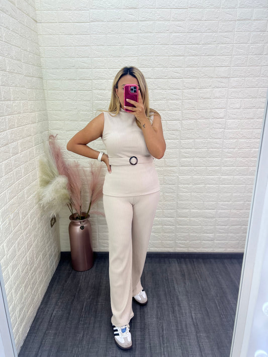 Conjunto Beige Textura Rayada de Blusa y Pantalón (Copia)