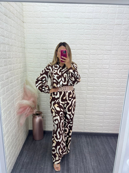 Conjunto de Blusa y Pantalón Estampados Café con Blanco
