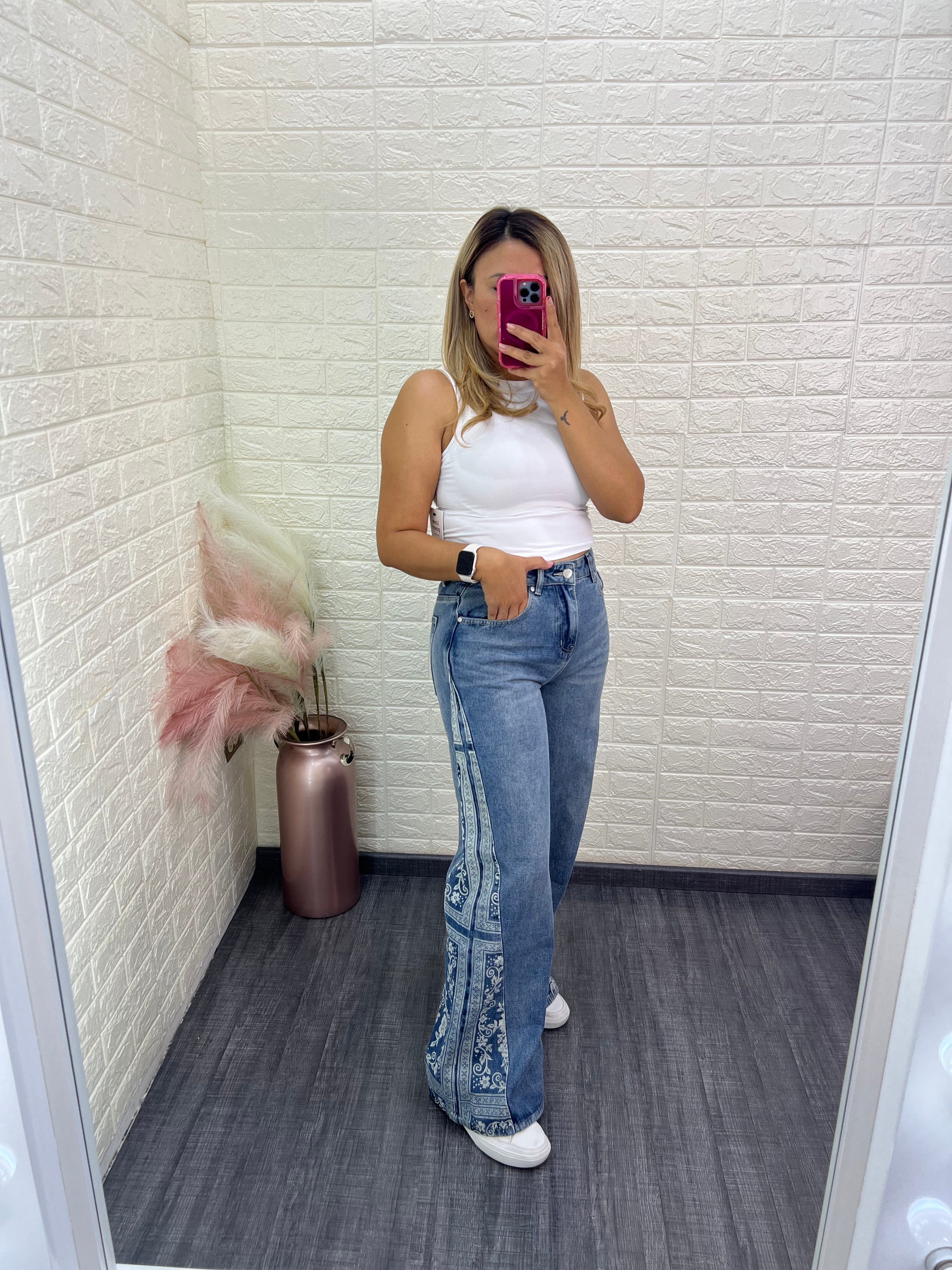 Jeans de Mezclilla Azul Prelavado Corte Wide Leg con Estampados Laterales