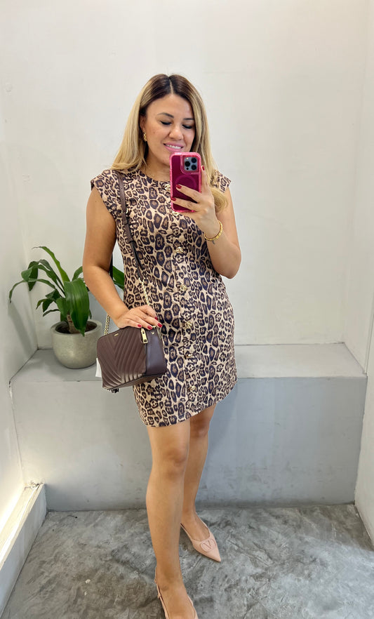 Vestido Estampado Animal Print con Botones Decorativos Dorados