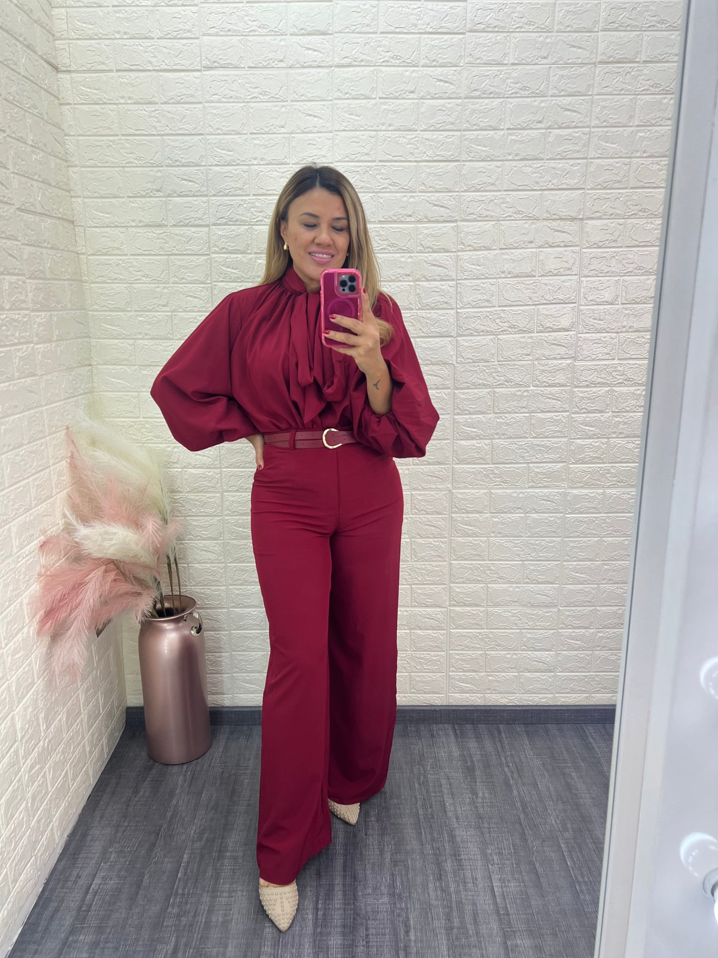 Conjunto Color Guindo de Blusa Y Pantalón con Cinto