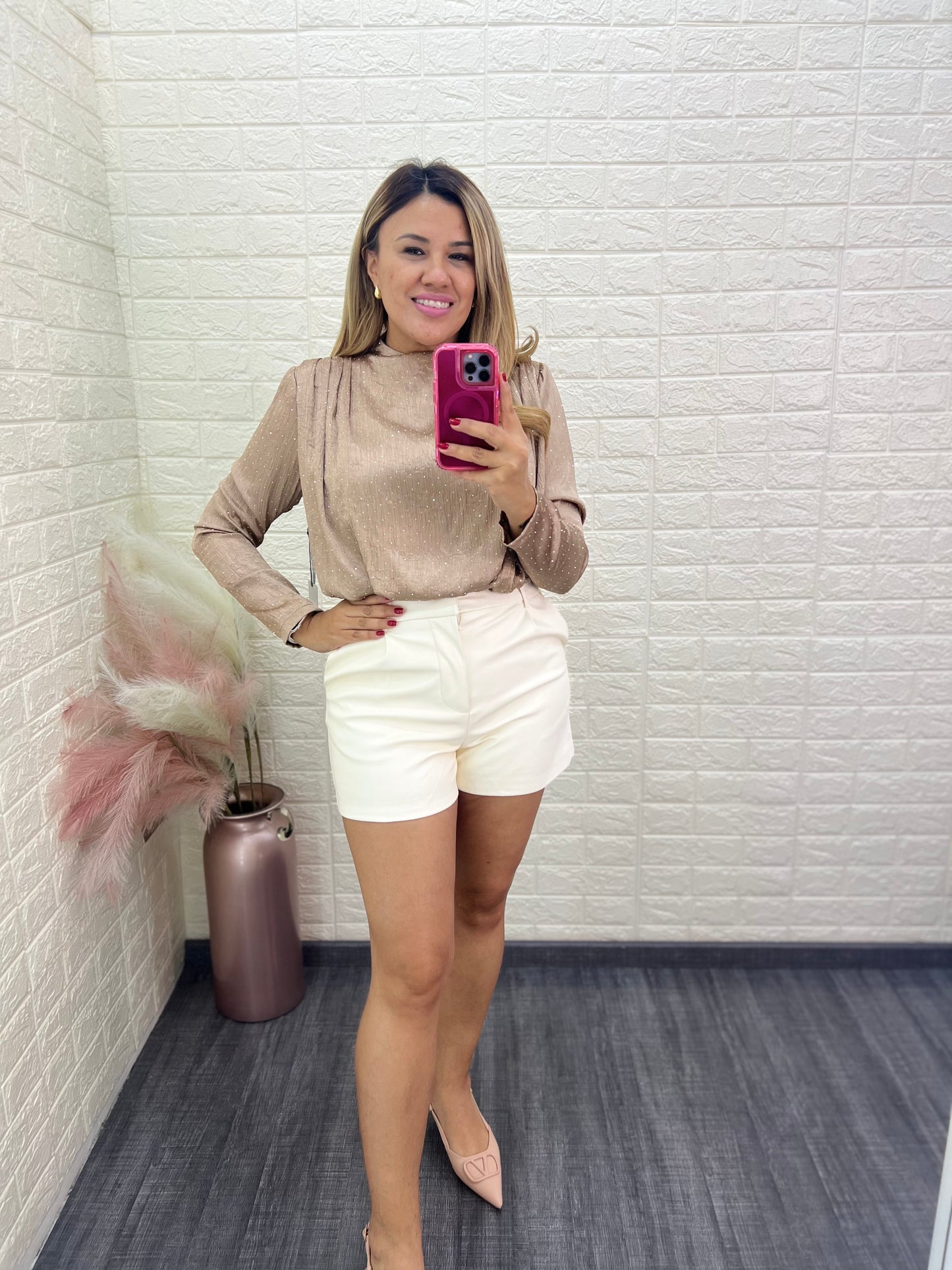 Blusa Color Champagne de Manga Larga con Aplicación de Brillos