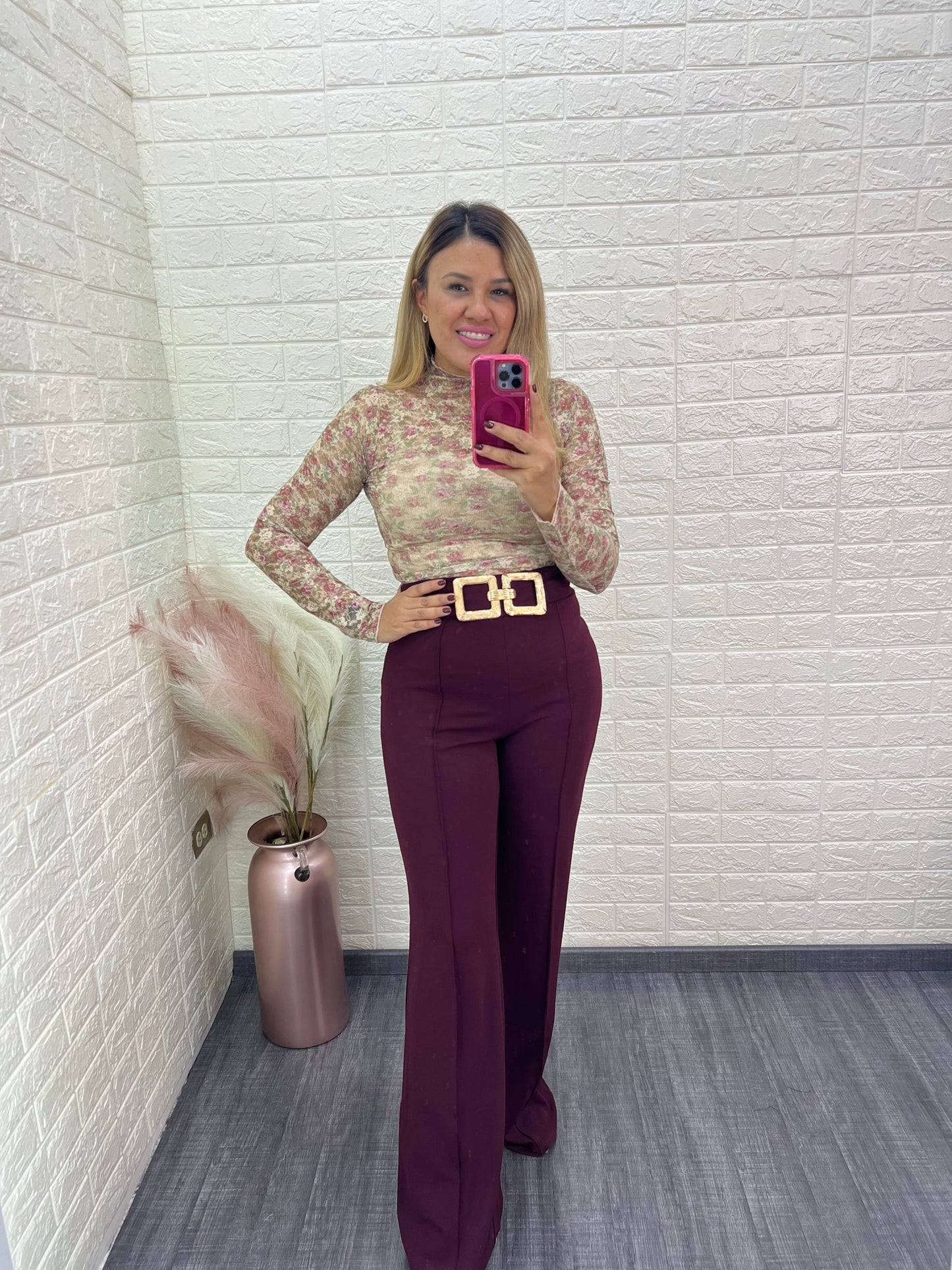 Blusa Multicolor de Encaje con Bordado de Rosas