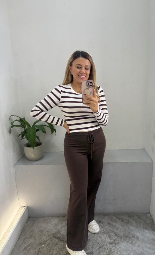 Blusa Blanca a Rayas Guindas, de Manga Larga