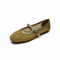 Zapatilla Dorada de Mesh con Cintilla