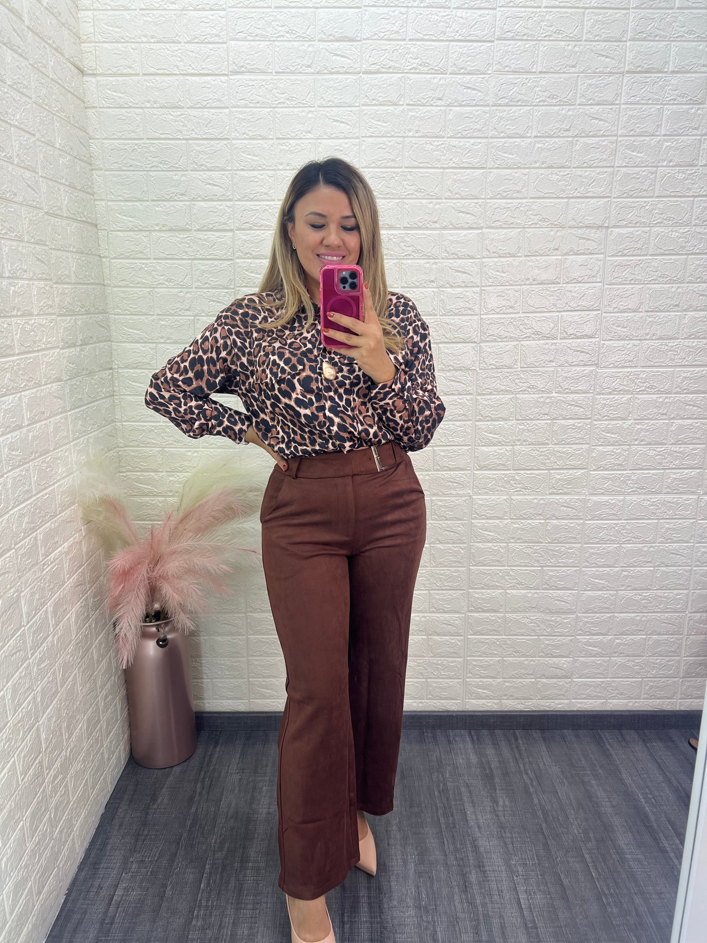 Blusa con Botones Decorativos  Estampado Animal Print