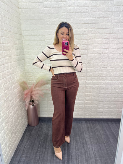 Pantalón en Piel de Durazno Color  Café