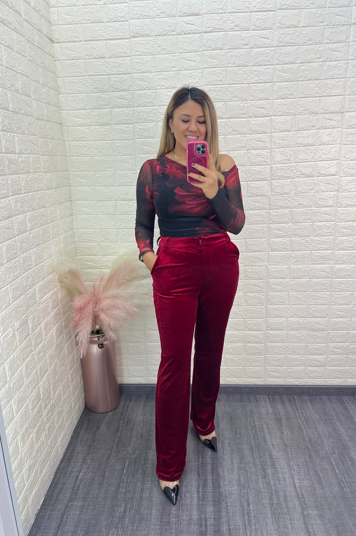 Pantalón Color Rojo Cereza de Velvet Corte Recto
