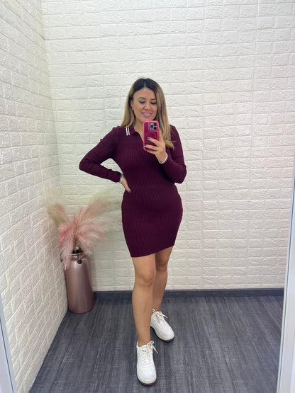 Vestido Guindo Cuello Polo con Línea Blanca