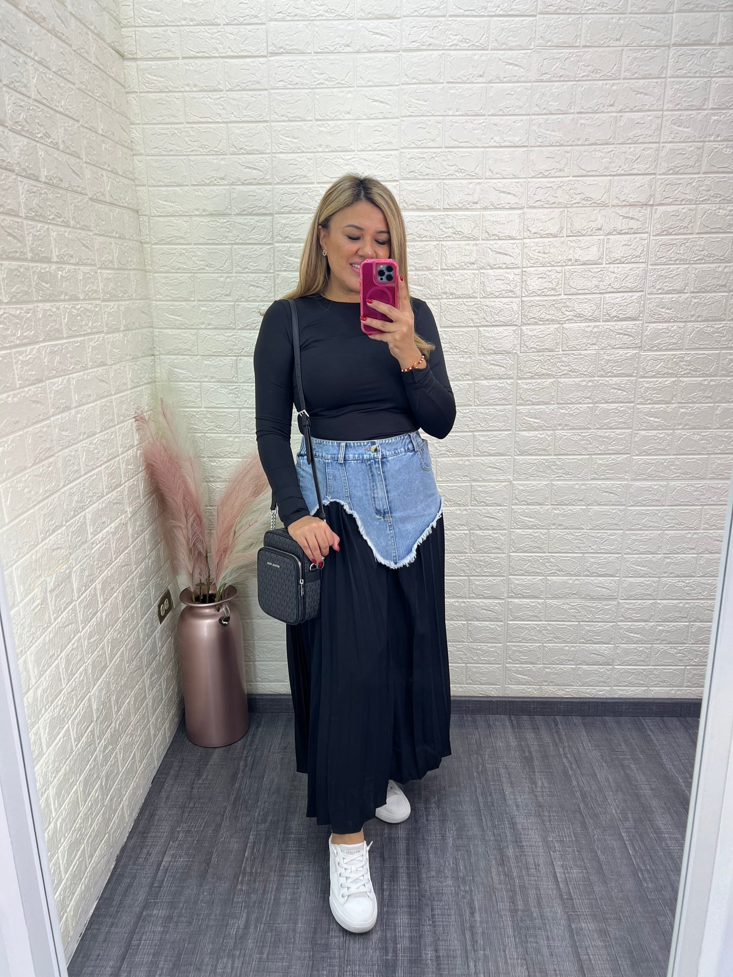 Falda Negra de Tablones con Mezclilla