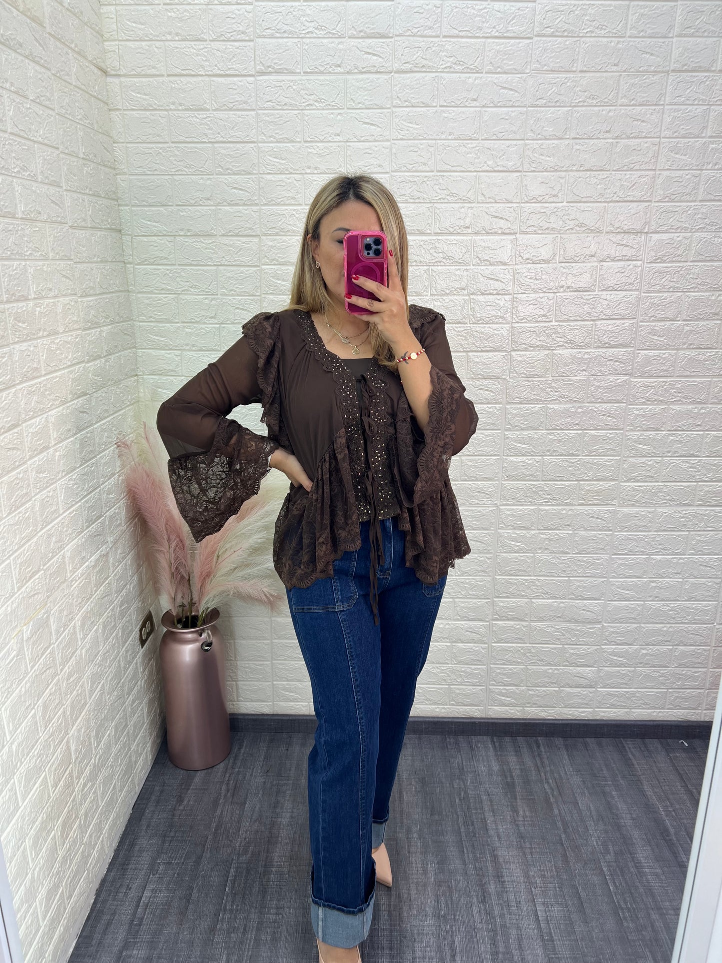 Blusa Café de Gasa con Encaje