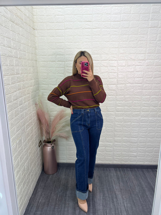 Suéter Tejido Café con Líneas de Colores