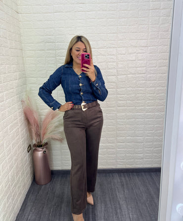 Blusa Ligera de Mezclilla con Botones Dorados