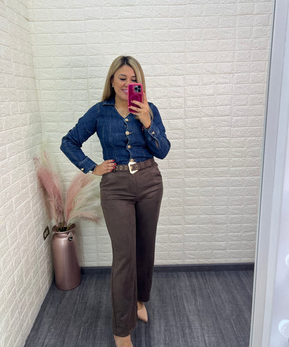 Blusa Ligera de Mezclilla con Botones Dorados