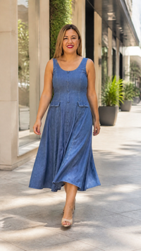 Vestido de Tirantes de Mezclilla con Botones Decorativos al Frente