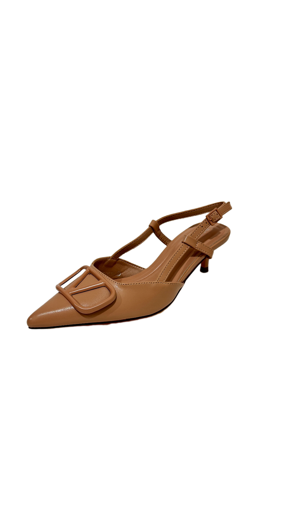 Zapatilla de Tacón Bajo Color Beige con Hebilla en V