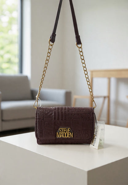 Bolso Steve Madden Guindo con Textura Grabada