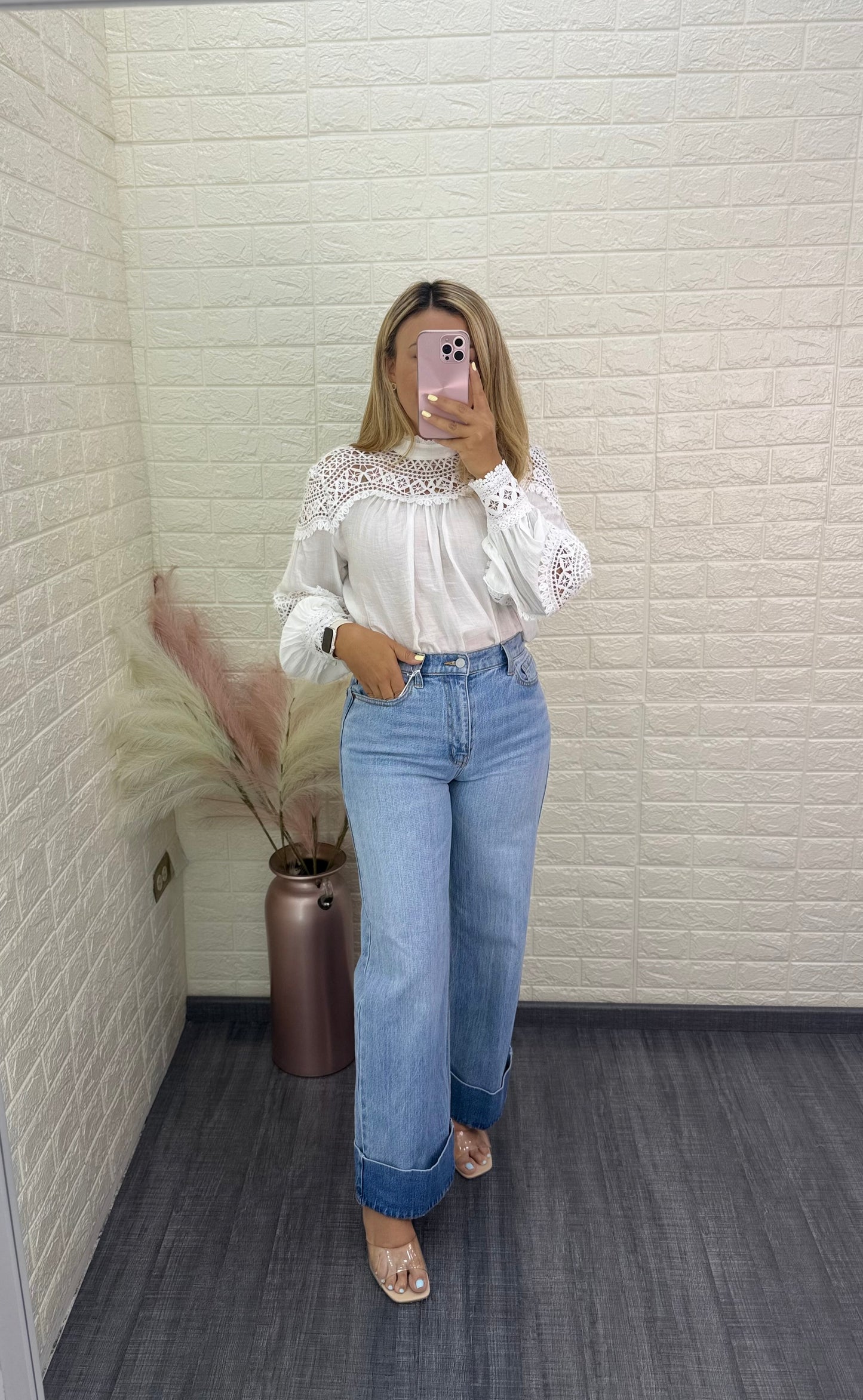 Jeans de Mezclilla Con Valenciana Corte Barriel Jean
