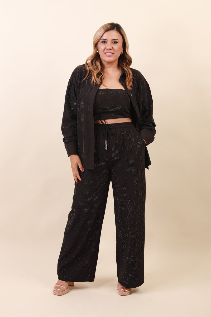 Conjunto Negro de Blusa y Pantalón con Aplicaciones de Brillos Negros