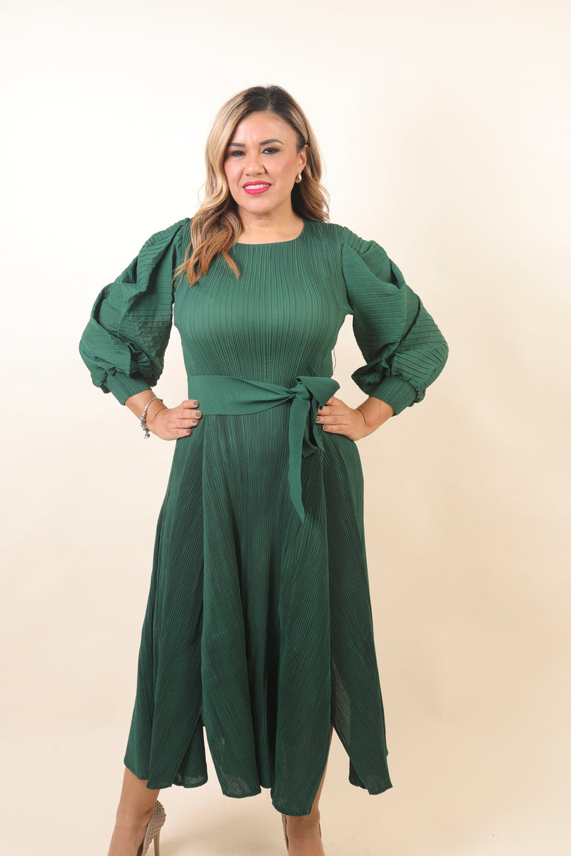 Vestido Largo Color Verde con Plisados y con Cintillo