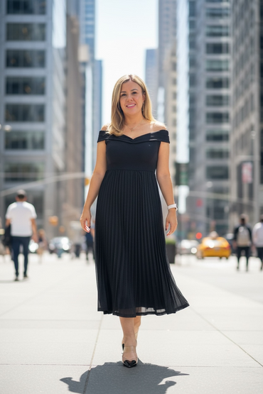 Vestido Negro Brilloso Straple, con Tablones